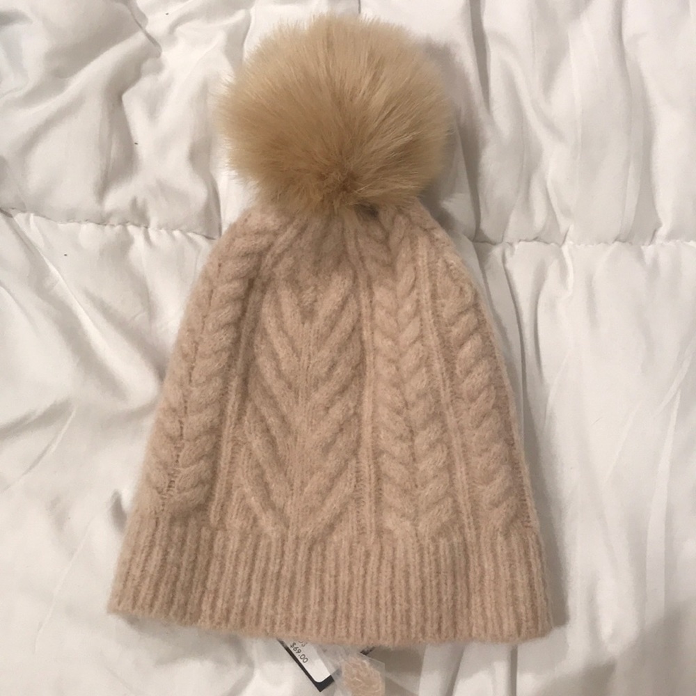 Club Monaco Ahorin Hat w Pom Pom (Beige)